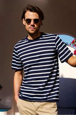 T-shirts & polos